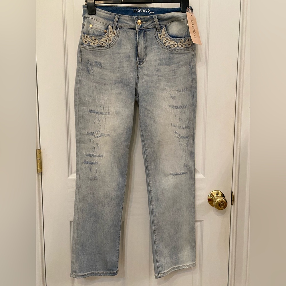 ESQUALO embellished jeans - light wash.
97%cotton 3%spandex 27.5” inseam
